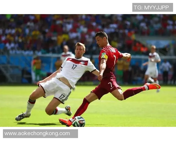 探索最好的足球之路：技艺与激情交织的完美赛场体验